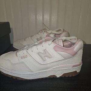 New Balance 550 Women's Sneakers - White and Pink